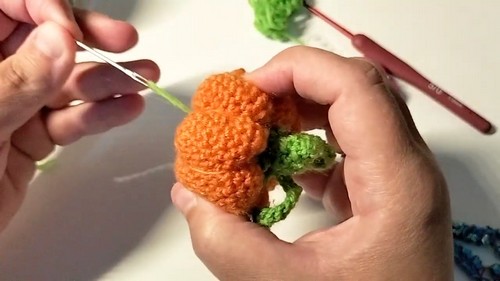 How To Crochet Pumpkin Crown Tutorial 2