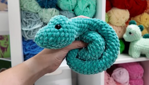 How To Crochet Easy Snake Tutorial 3