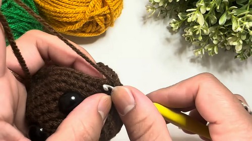 How To Crochet Sunflower Keychain 1