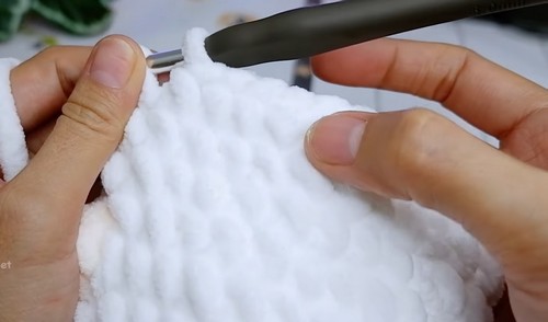 How To Crochet Fluffy Sheep Amigurumi 1