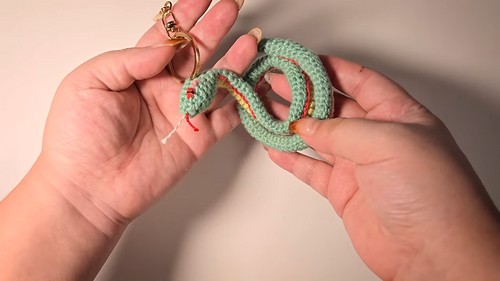 How To Crochet Snake Keychain 3