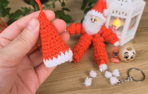 How To Crochet Santa Claus Keychain 1