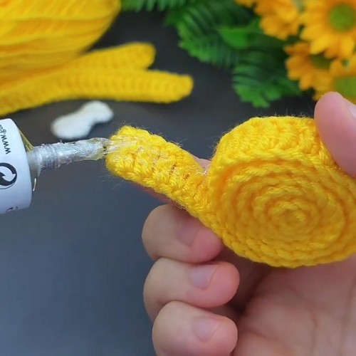 How To Crochet Minnie Mouse Keychain 1