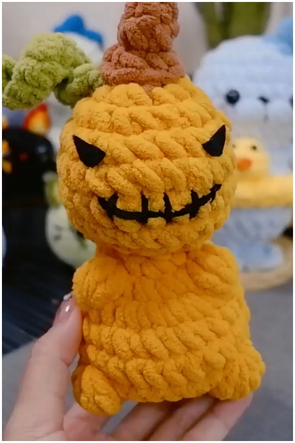 Crochet Pumpkin Dinosaur Amigurumi Pattern 4