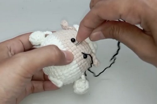 Crochet Mini Sheep Keychain 3