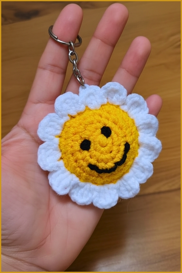 Crochet Flower Keychain Amigurumi 4