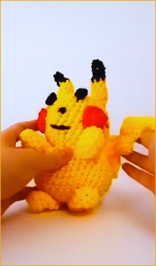 Crochet Pikachu Loom Band 4