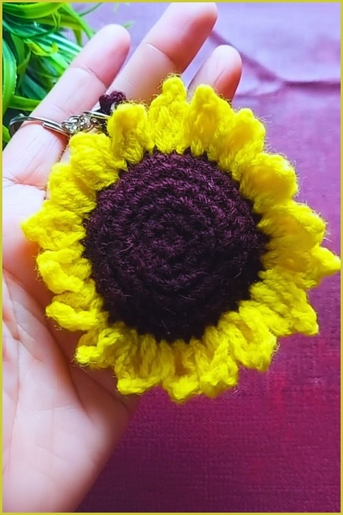 _Crochet Sunflower Keychain Amigurumi 4