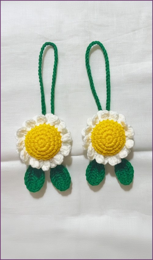 Crochet Daisy Keychain 4