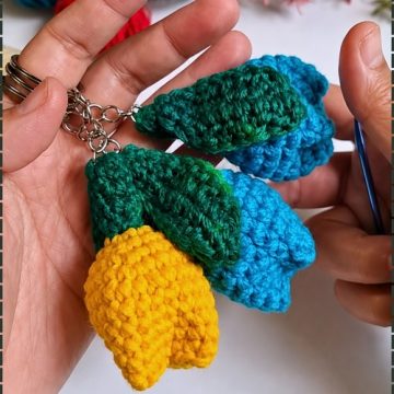 Crochet Mini Tulip Keychain Amigurumi 5